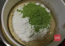 Green juice Illustration of how to make cupcakes 5