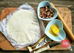 Chocolate Nut Crisp Pie Recipe Illustration 3