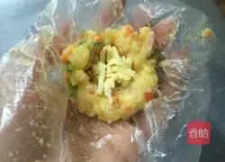 Illustration of how to make cheese rice balls 5