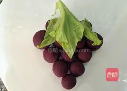 Illustration of how to make purple potato balls 5