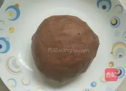 Illustration of how to make peach kernel cocoa cookies 4