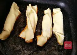 Illustration of how to make banana peel pie 5