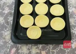 Illustration of how to make whole egg tarts 2