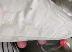 Strawberry Cream Cup Cake Recipe Illustration 10