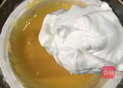 Illustration of how to make chiffon cake 8