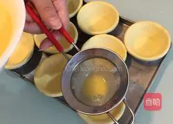 Illustration of how to make delicious homemade egg tarts 6