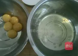 Illustration of how to make hollow latte art chiffon cake 1