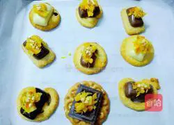 Orange Sweetheart Baked Cookies Illustration 7