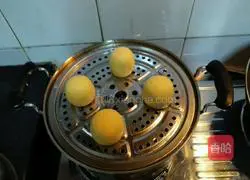 Illustration of how to make pumpkin steamed buns 3