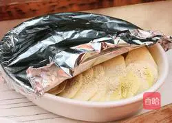 Potato and Mushroom Pie Recipe Illustration 11