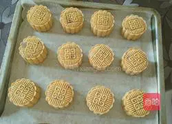 Mooncakes ( Illustration of how to make colorful bean paste 18