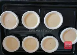 Illustration of how to make whole egg tarts 8
