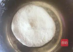 Illustration of how to make homemade egg tart crust 3