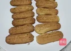 Illustration of how to make finger biscuits 7