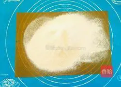 Illustration of how to make chives, ham and meat floss saltine crackers 4