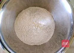 Illustration of how to make hawthorn cake pie 2