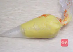 Illustration of how to make swan puffs 6