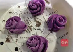 Illustration of how to make steamed buns with purple sweet potato flowers 6