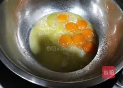 Illustration of how to make cupcakes 5