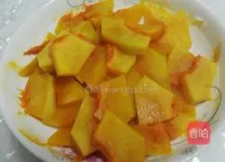 Illustration of how to make pumpkin steamed buns 3