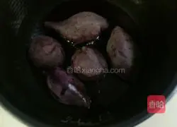 Illustration of how to make fried purple potato balls 2