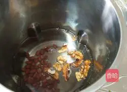 Illustration of how to make peanut walnut dew 3