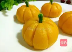 Illustration of how to make small pumpkin snacks 17