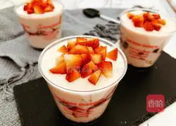 Strawberry Mousse Cup Recipe Illustration 16