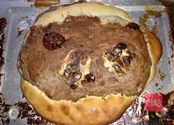 Illustration of how to make Haakon pie (traditional iron plate version of Haakon cake) 10