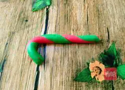  Illustration of how to make colorful cane biscuits 14