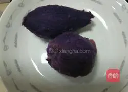 Illustration of how to make fried purple potato balls 3