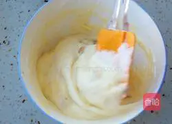 Illustration of how to make meat floss cake 9