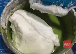 Spinach Chiffon Cake Recipe Illustration 7