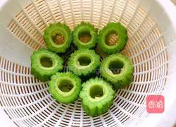 Illustration of how to make bitter melon stuffed with purple sweet potato 5