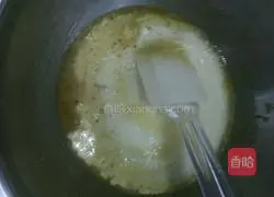 Illustration of how to make hollow latte art chiffon cake 3