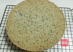 Black sesame chiffon cake Practice illustration 11
