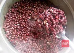 Illustration of how to make homemade red bean paste 3