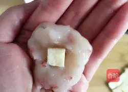 Illustration of how to make cheese shrimp balls 2