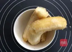 Illustration of how to turn waste into treasure banana pie 1