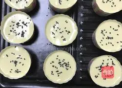 Illustration of how to make chiffon cup sesame cake 13