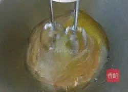 Illustration of how to make chiffon cake 4