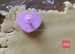 Illustration of how to make egg crisp biscuits 6