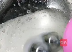 Illustration of how to make eight-inch chiffon cake 11