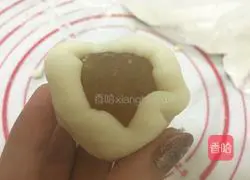 Illustration of how to make snow-skin mooncakes with pineapple filling 12