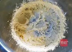 Illustration of how to make bear paw biscuits 4