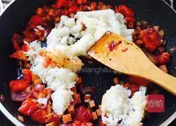 Illustration of how to make tomato and cheese baked rice 7