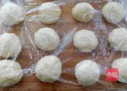 Milk-flavored bean paste snack bag recipe 6