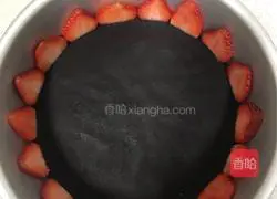 Strawberry Mousse Cake Recipe Illustration 9