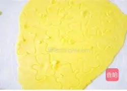 Illustration of how to make bear biscuits 5