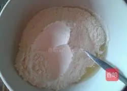 Illustration of how to make condensed milk biscuits 1